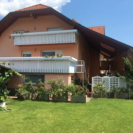 Apartma Metka *